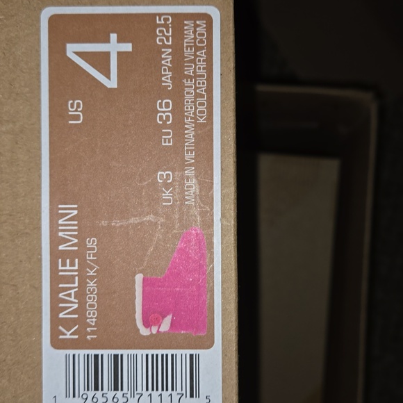 Boots - Picture 7 of 7